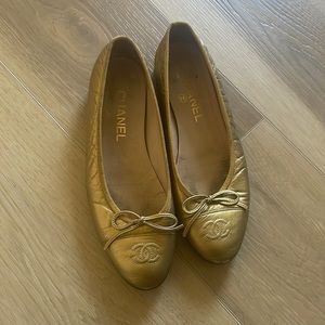 CHANEL METALLIC FLATS 38